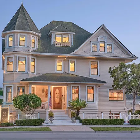 The Charles Pacific Grove Bed & Breakfast